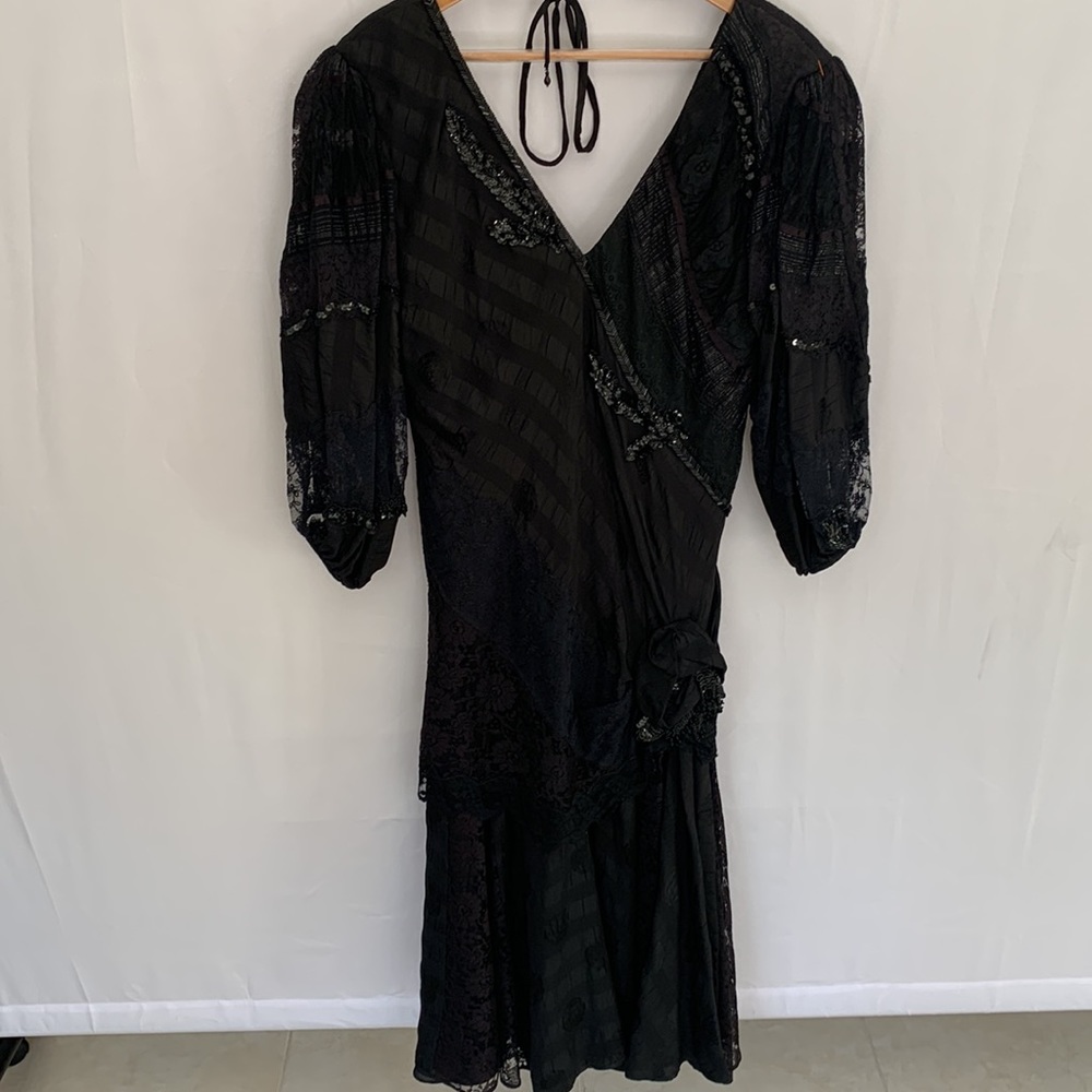 Black Women's V-Neck Midi Dress with Puff Sleeves
